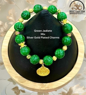 Vòng Tay Ngọc Cẩm Thạch Phối Charm Vàng